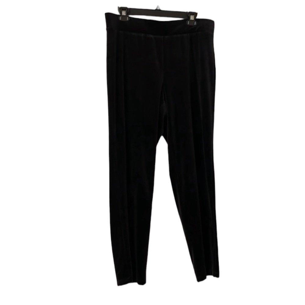 Talbots straight leg velour pant in black. Size Petite L. NWT